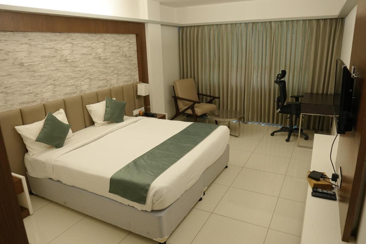 Hotel Konark Khammam Luaran gambar