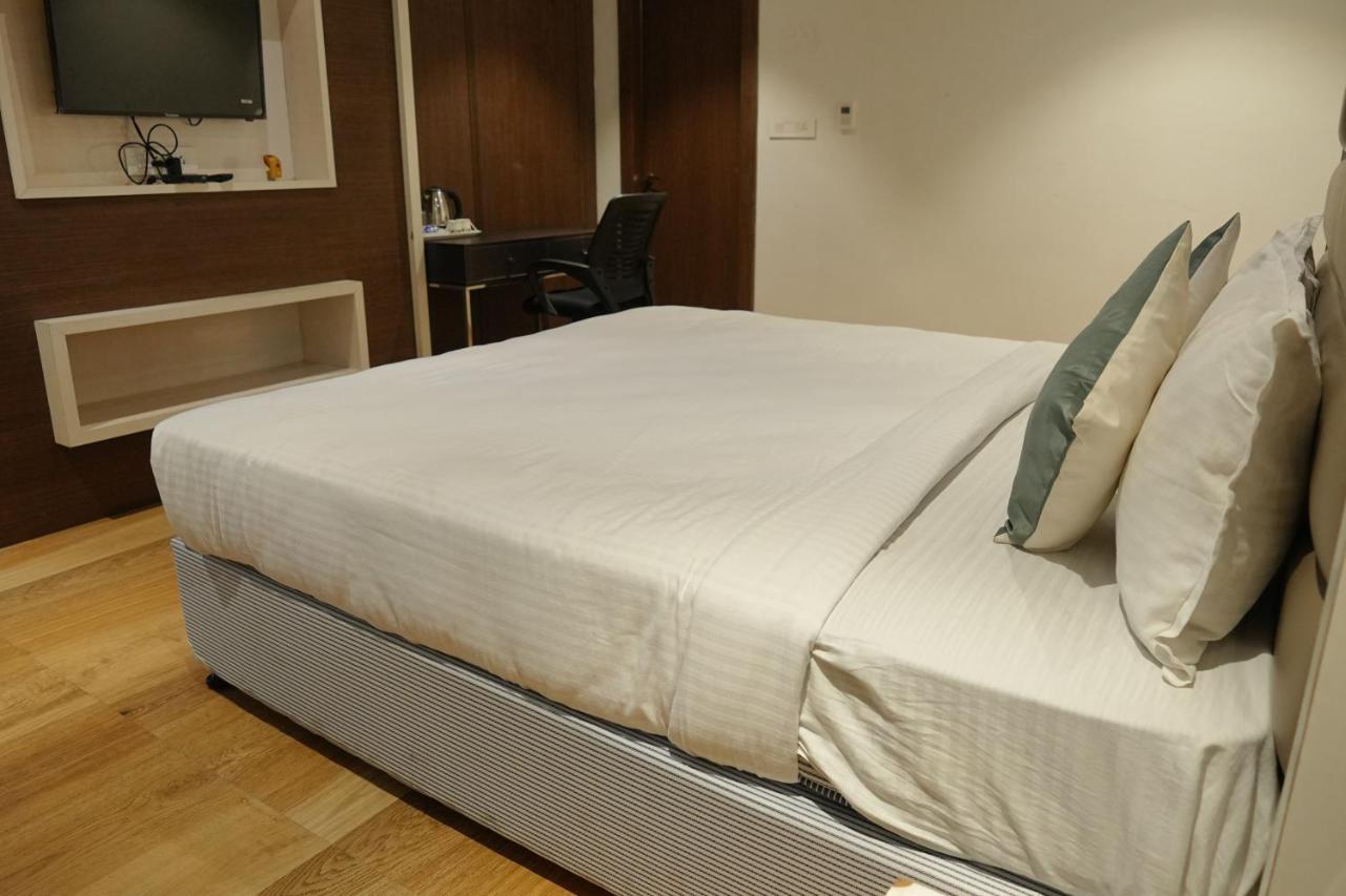 Hotel Konark Khammam Luaran gambar